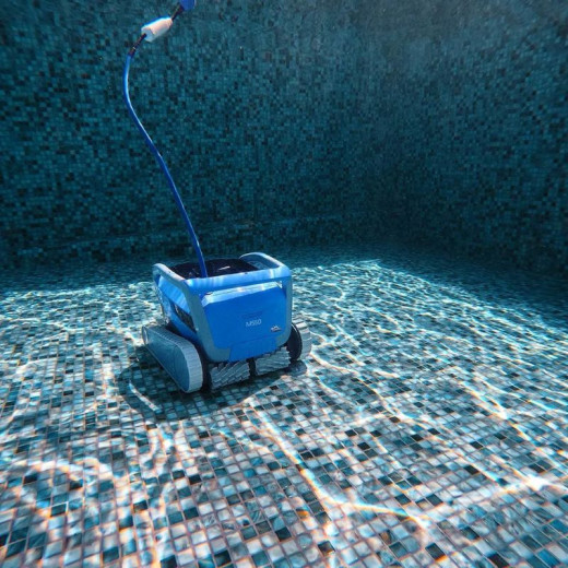 Robot électrique Dolphin M550 Maytronics + Chariot + Télécommande