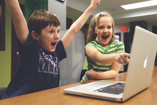 Comment la technologie peut améliorer l'apprentissage des enfants
